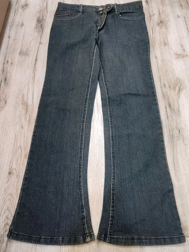 C. Com Jeans Bootcut