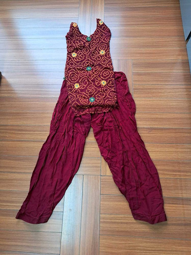 51)Ethnic Rajasthani Bandhani Kurta Set