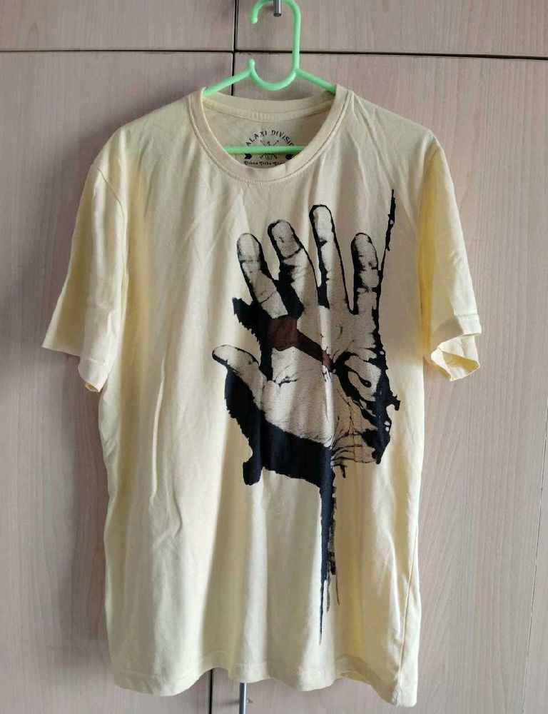 Graphic Print T-Shirt - LIMITED OFFER 🥳🥳🥳🥳