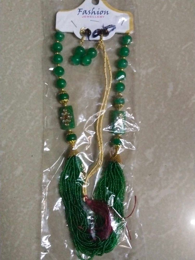 Green Beaded Jewelry Set