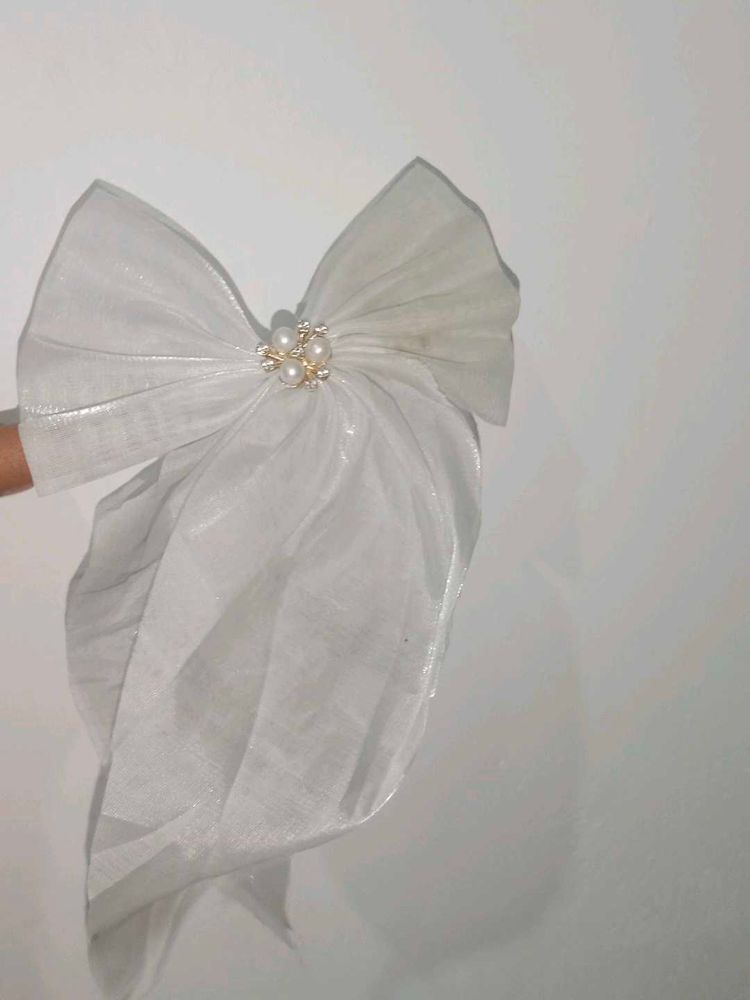 Elegant White Bow Hair Clip