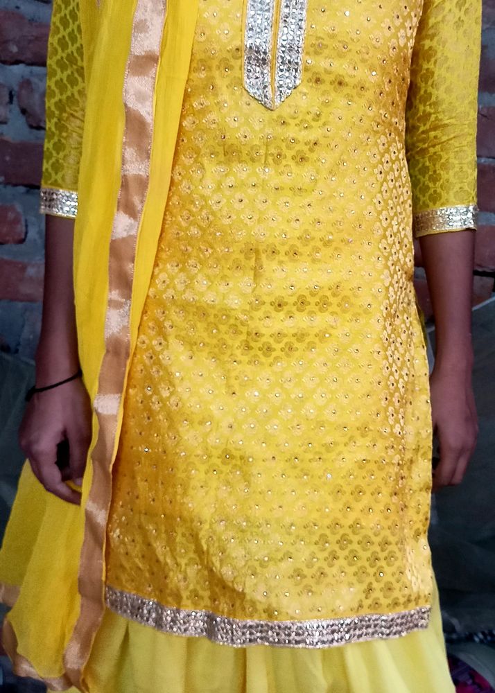 A Grara Set . Beautiful Yellow Colour 🥰😘