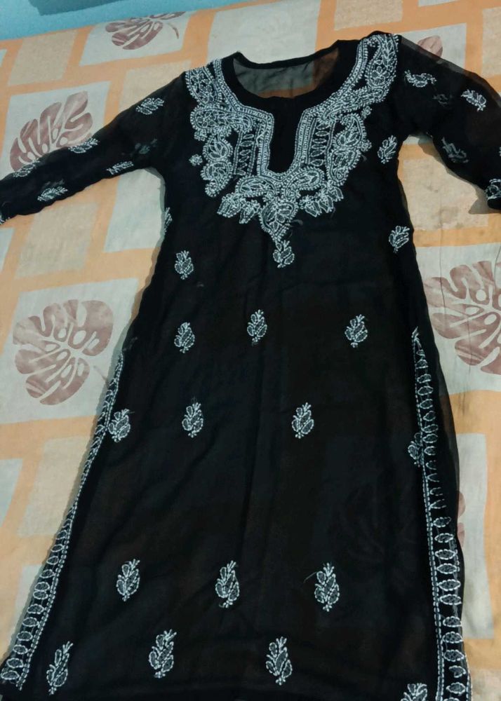 Lakhnavi Chickenkari Kurti