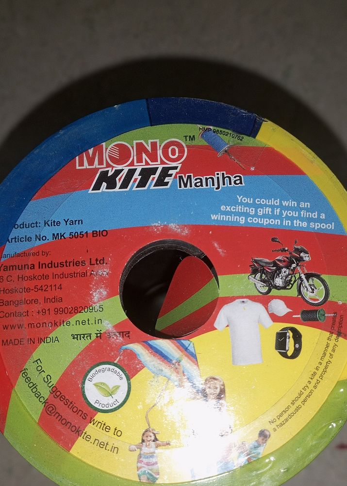 Mono Kite. Manjha Manja Green