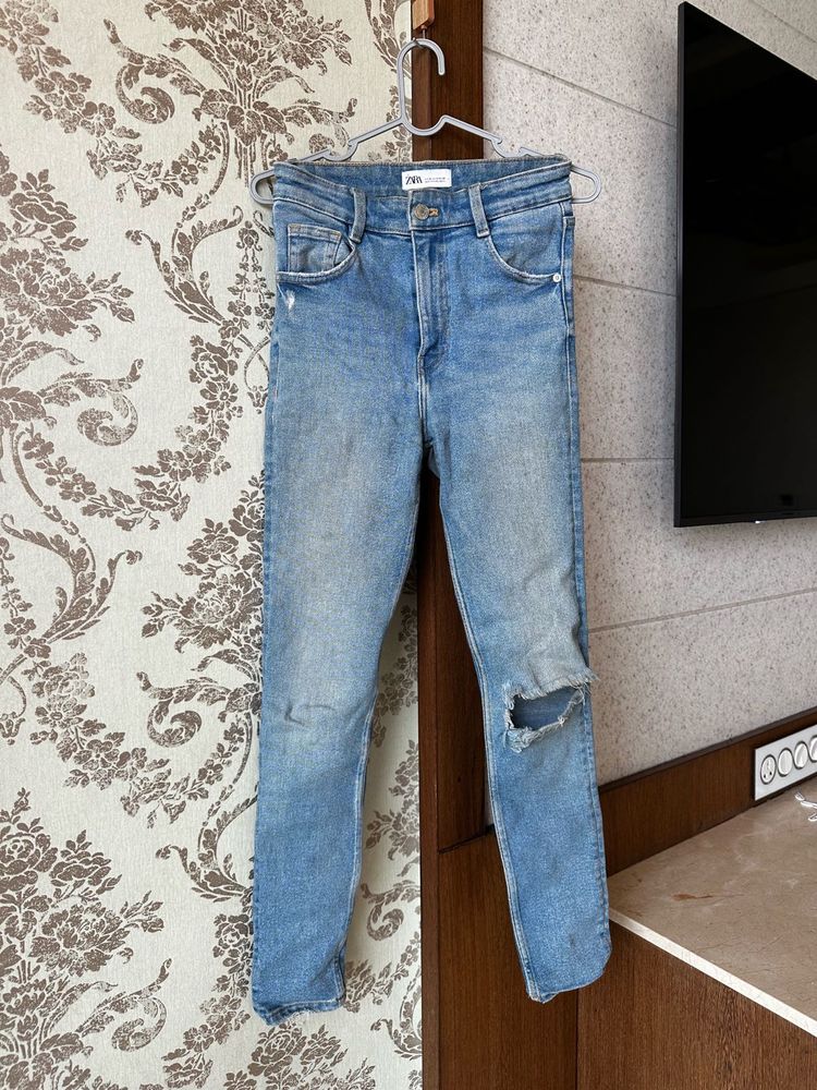 Original Zara Ripped Jeans