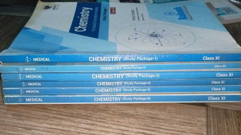 Aakash Chemistry Study Package Class XI