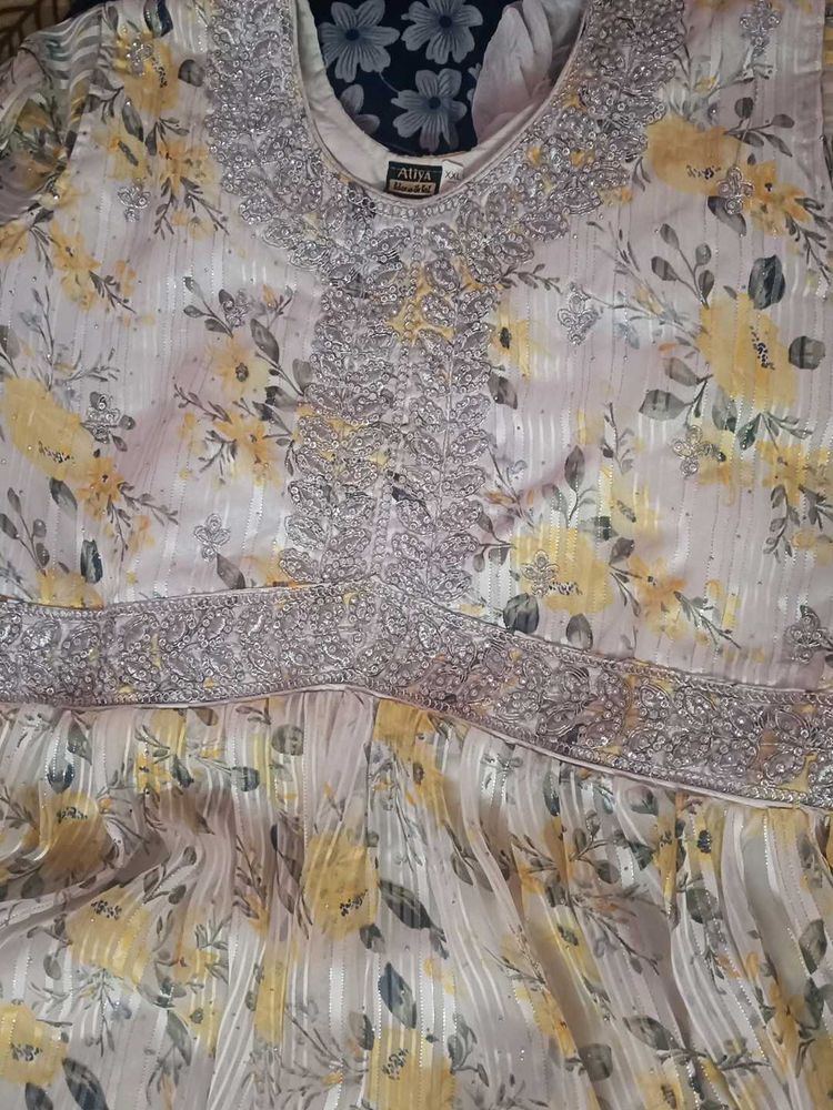 Floral Embroidered Kurta