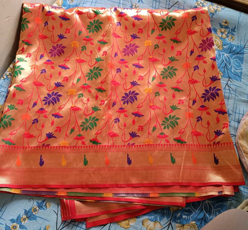 Banarasi Silk Katan Paithani Golden Saree♥️