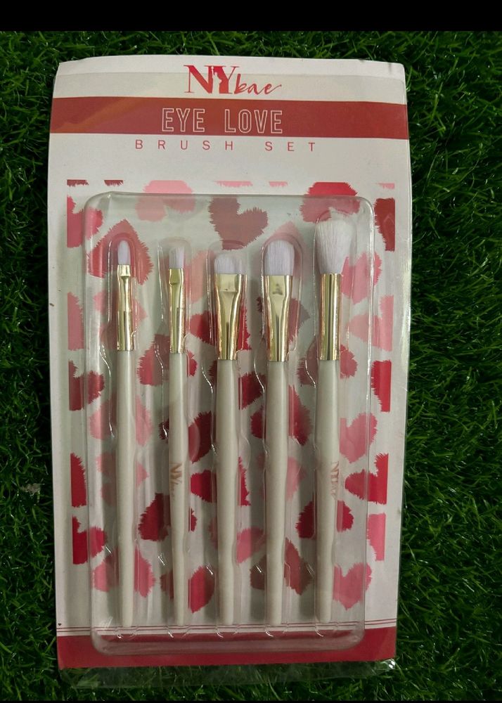 Ny Bae Eye Love Brush Set