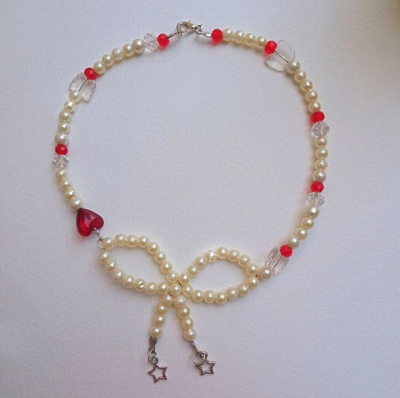 Bella Pearl Bow Necklace