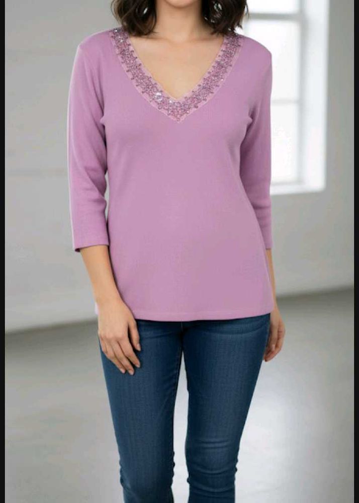 knitted /woven Top with A Classic V-line