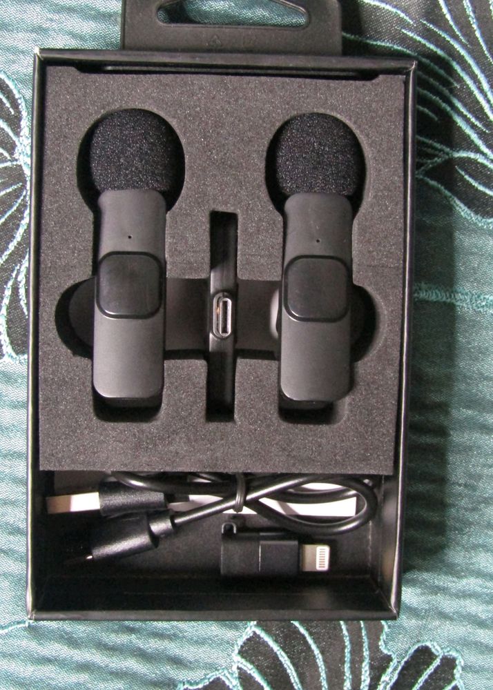 Wireless double microphone