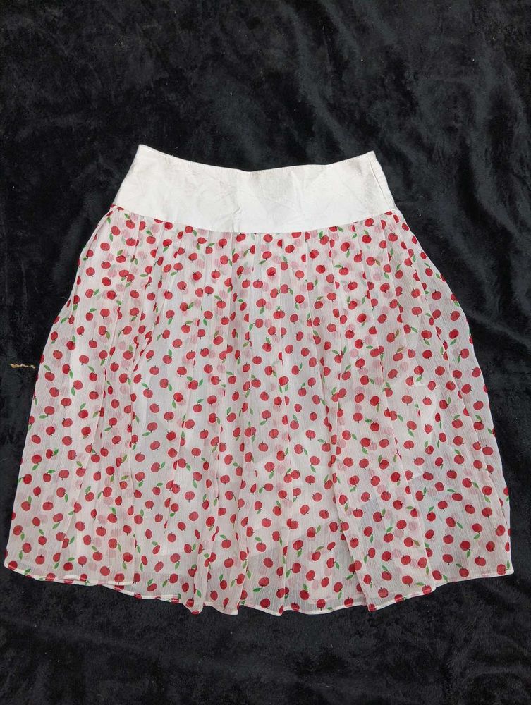 Apple Print White Skirt