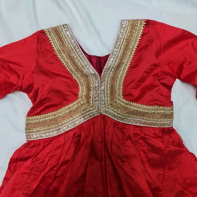 Beautiful ✨️ Red &amp; Gold Embellished Kurta