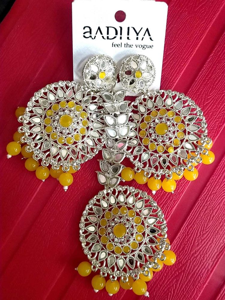 Aadhiya Earrings