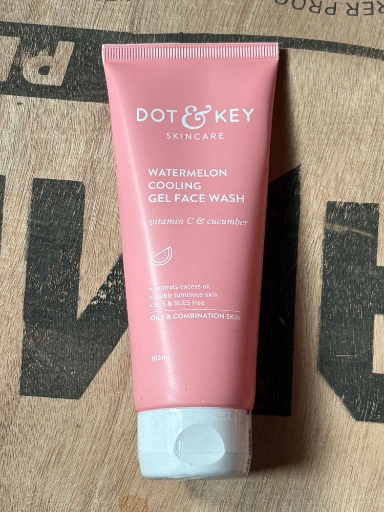 Dot &amp; Key Watermelon Face Wash