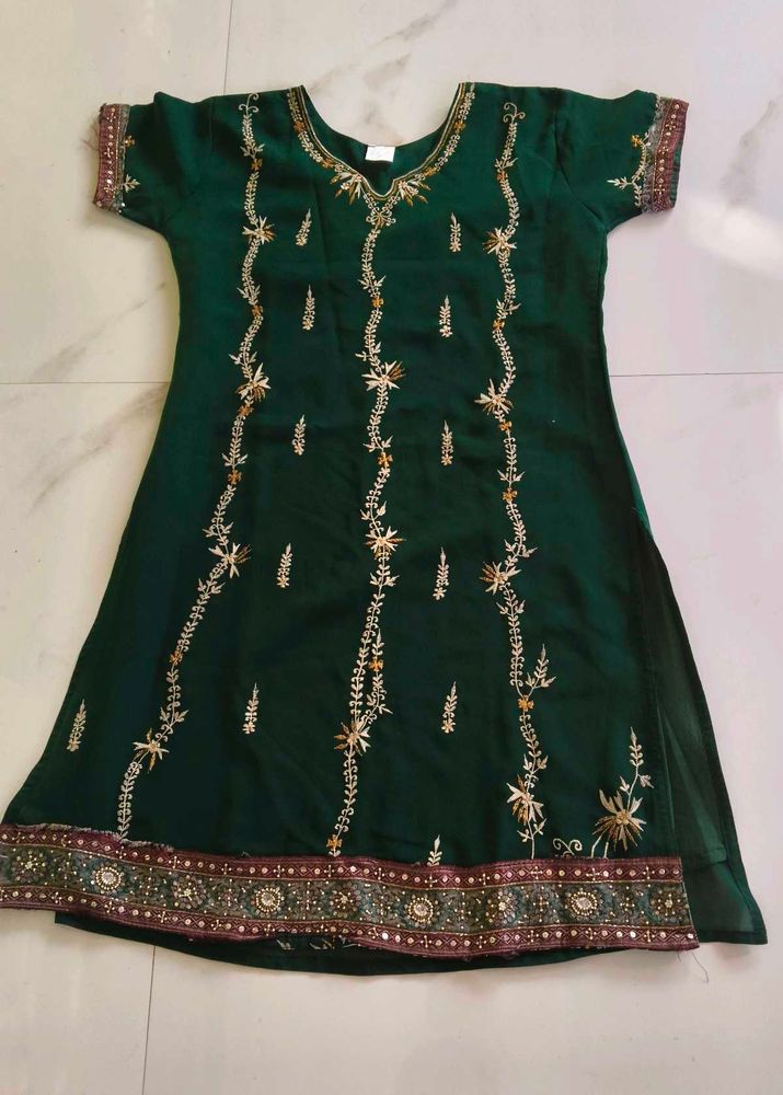 Green Embroidered Ethnic kurti