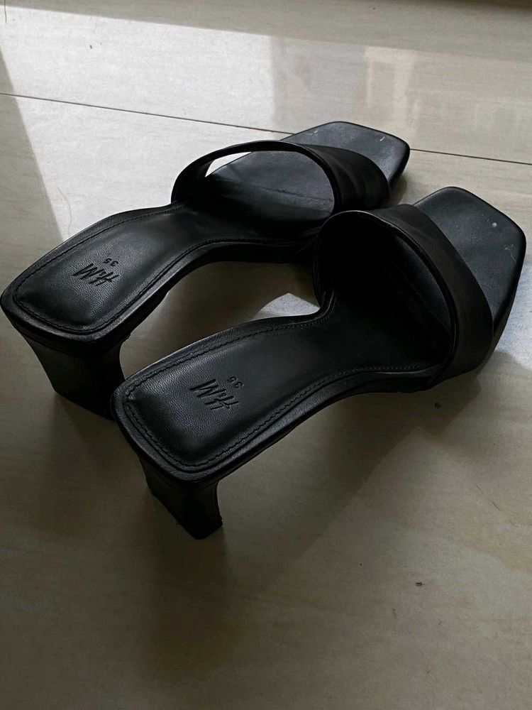 Balck Heels 👠