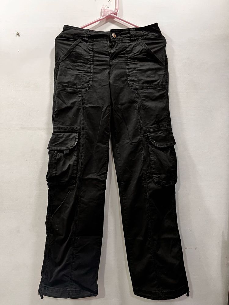 Black Cargo Pants (low-rise)