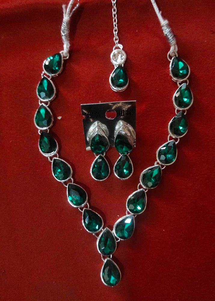 TIgenecy SR001- V Safe Silver Green💚 Necklace Set