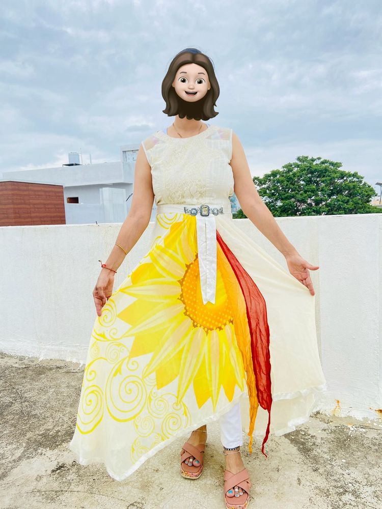 White &amp; Yellow One Pices