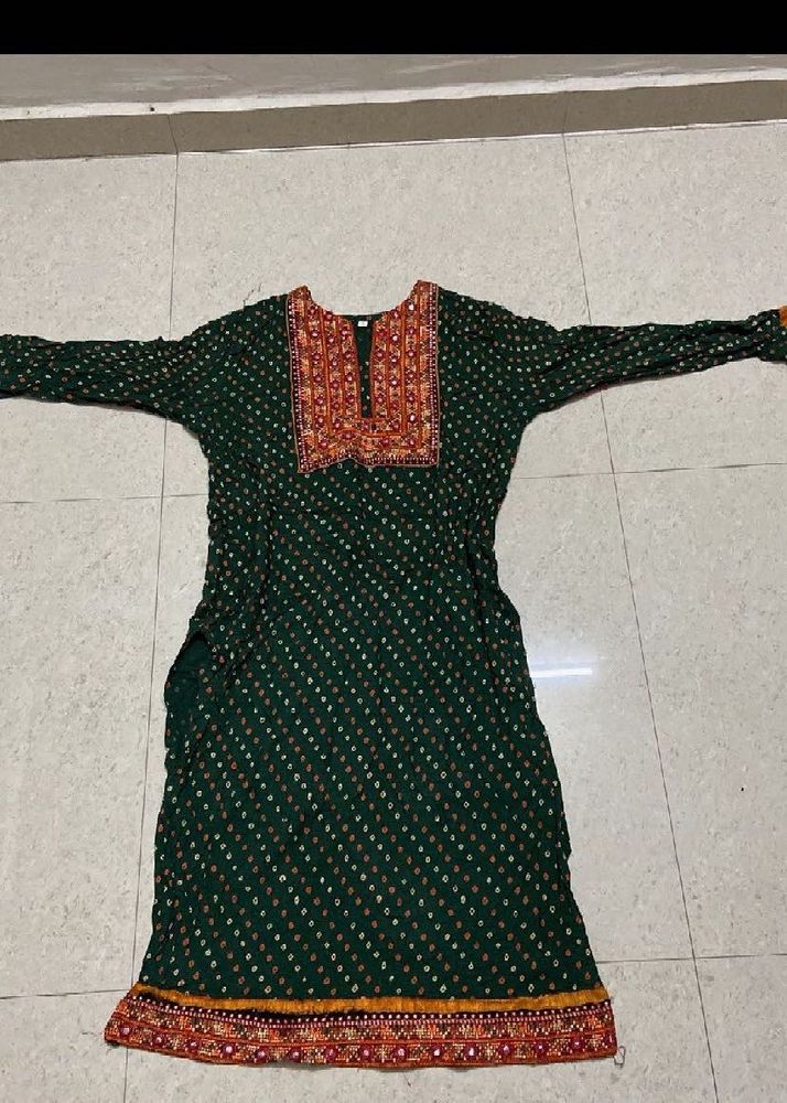 Green Embroidered Kurta