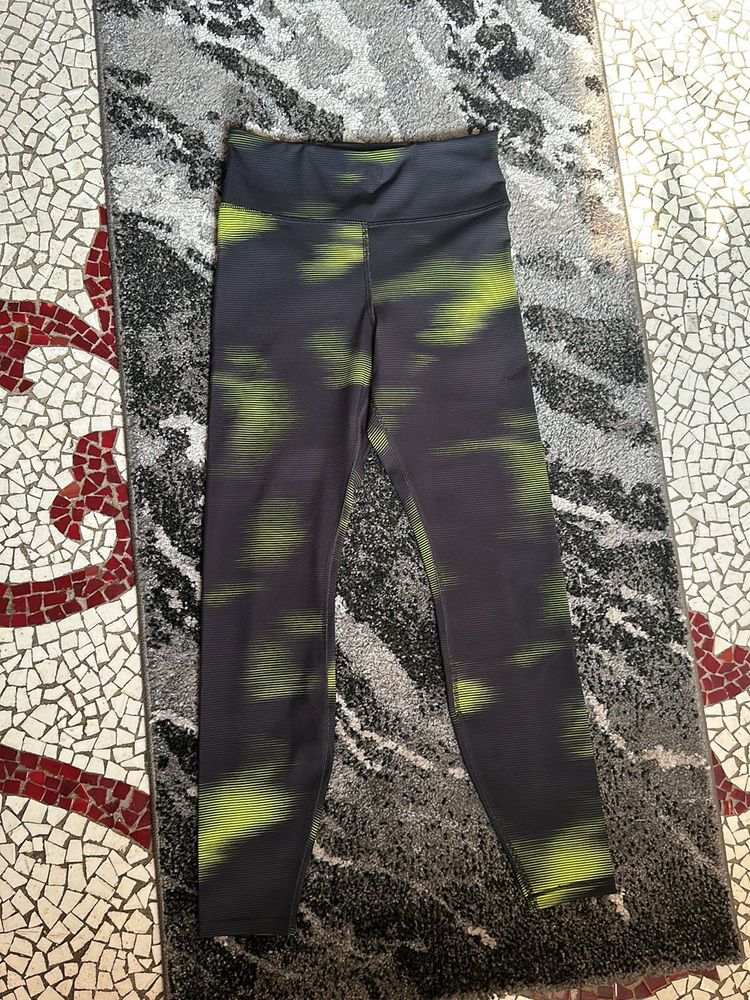 H&amp;M Highwaisted Workout Leggings