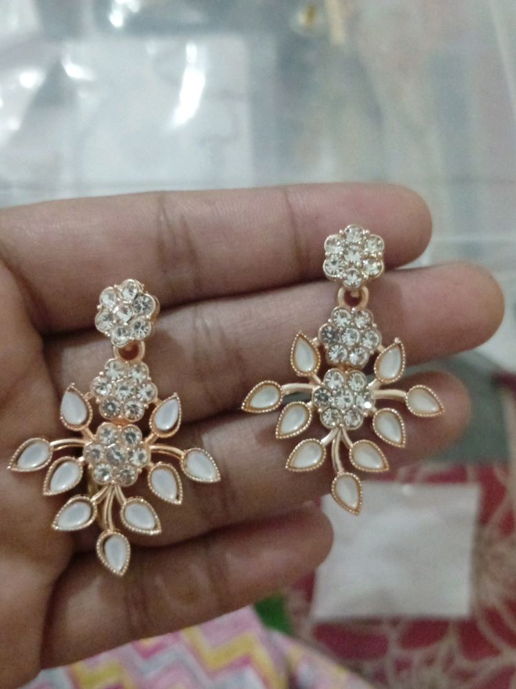 Ad Rose Gold Earrings