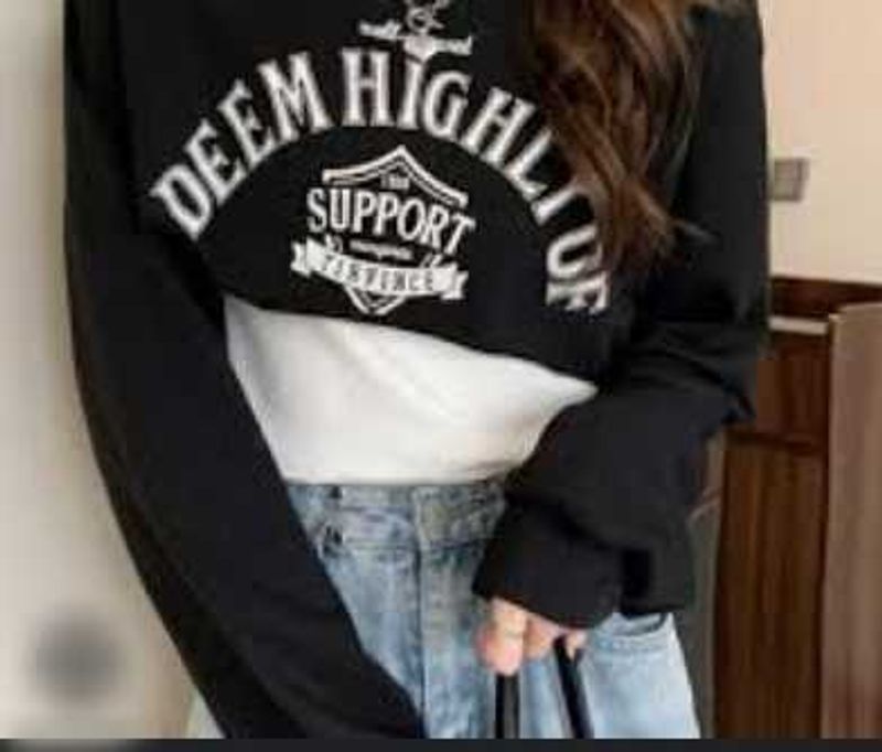 Trendy Cropped Graphic Sweatshirt