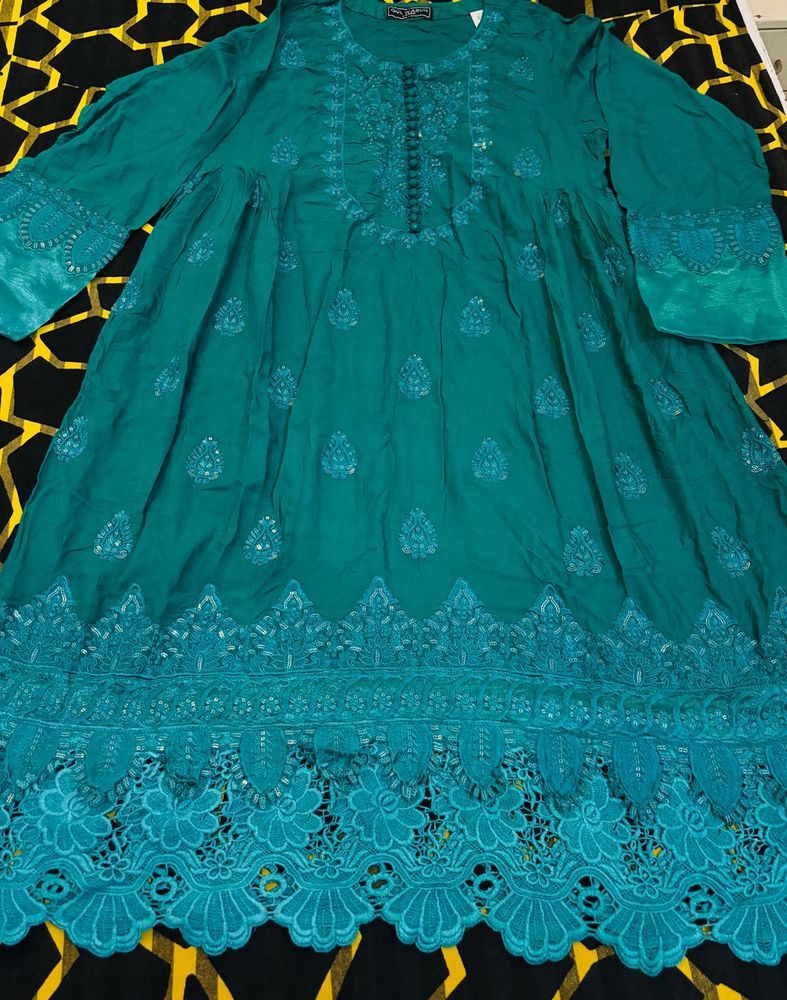 Elegant Green Embroidered Kurta Original Gul Warun