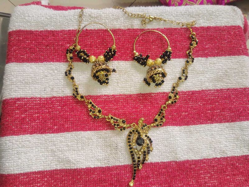 Gold &amp; Black Beaded Jewelry Set