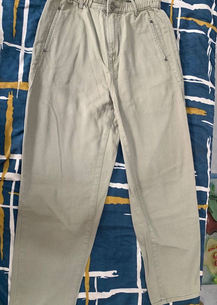 Khaki High-Waisted Jeans(pants)