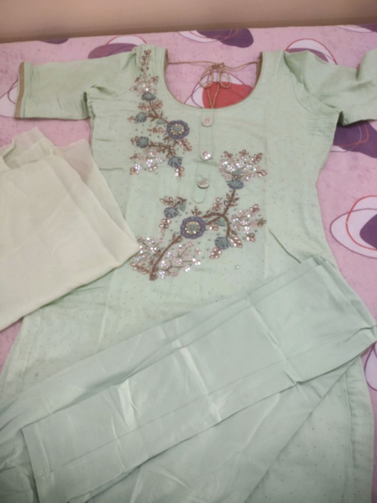 Special  Offer Embroiderd Kurta Set
