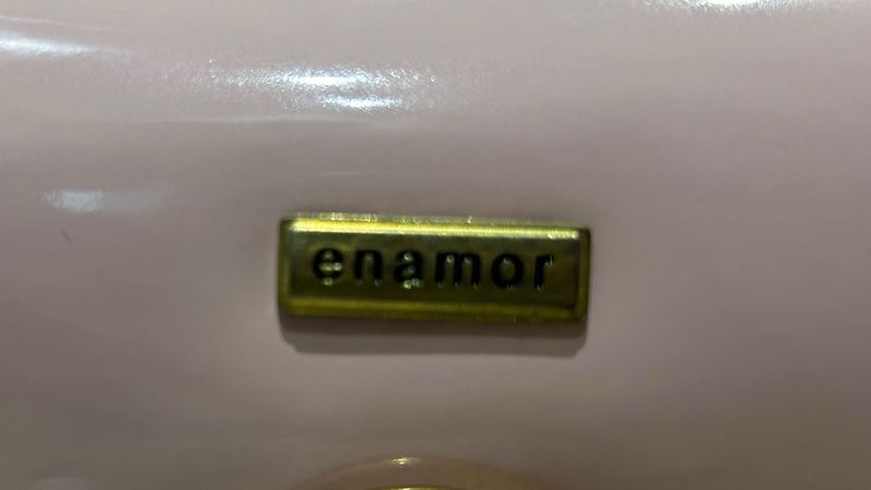 Enamour Pouch