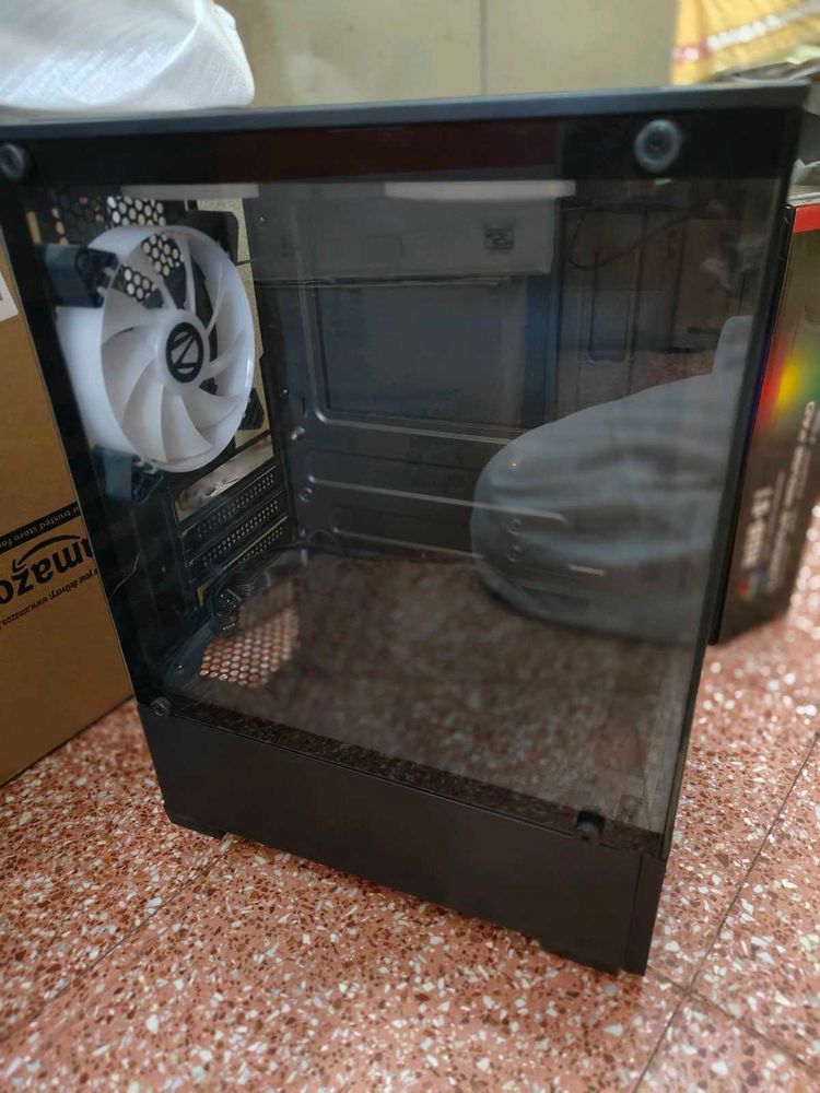 PC Case with Fan