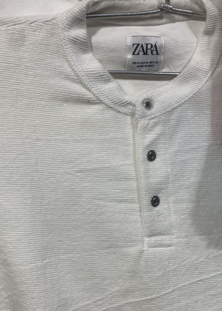 ZARA TSHIRT NO COLLAR