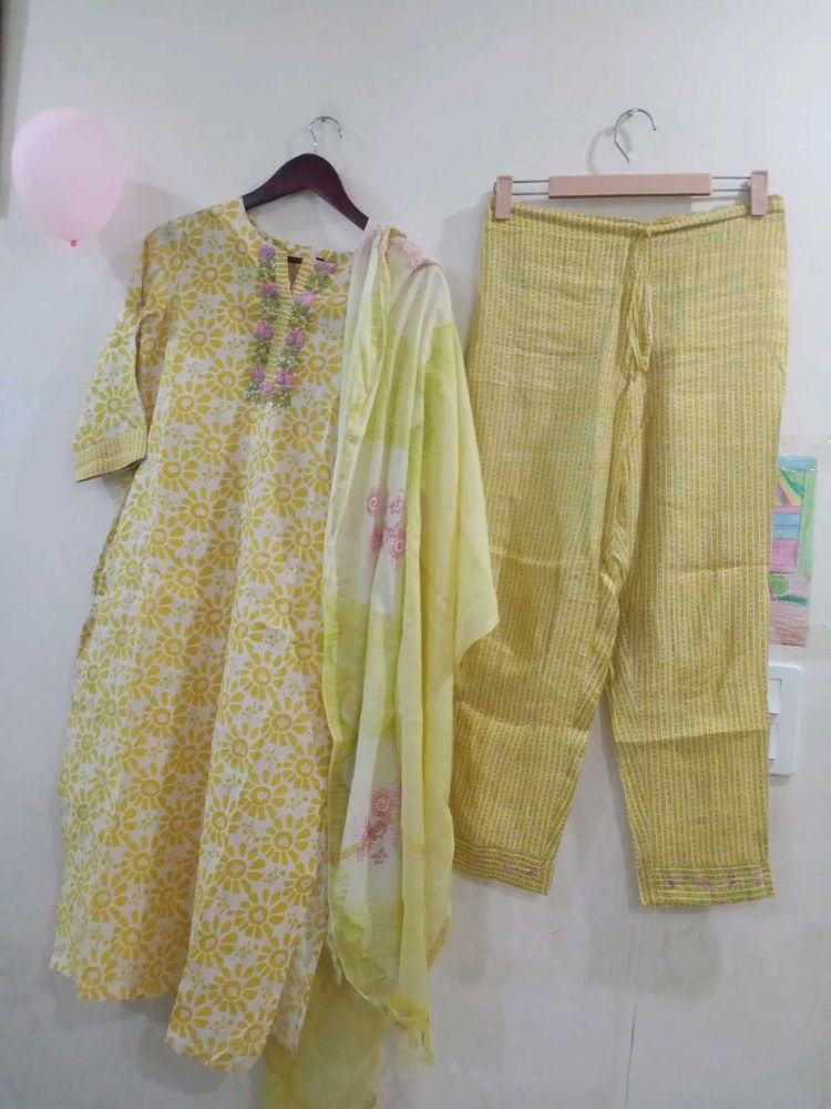 Beautiful and elegant Floral Kurta Set