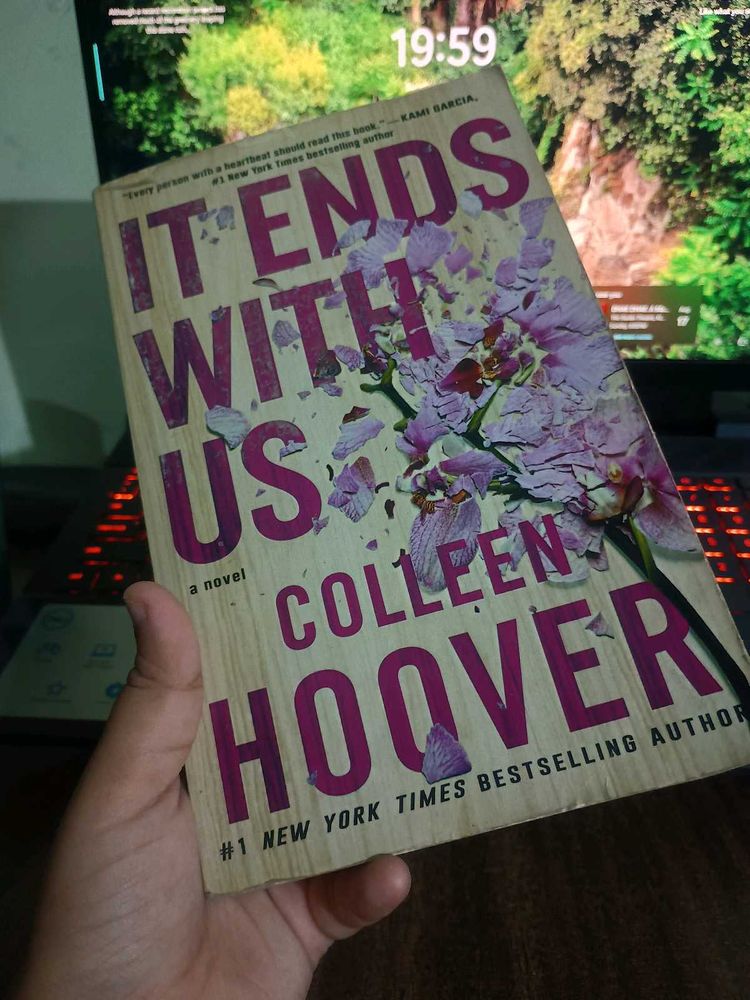 &#34;It Ends With Us&#34; by Colleen Hoover