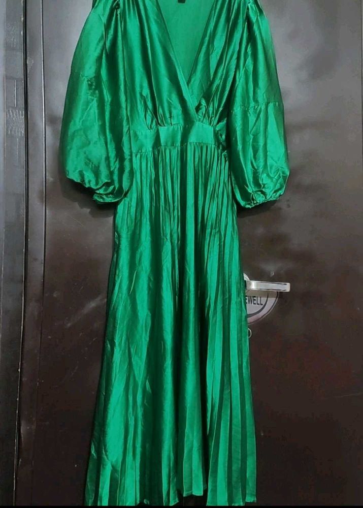 Green🟢 Partywear Silk Dress For 36 Bust