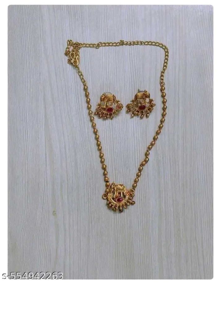 Necklace &amp; Earring Set