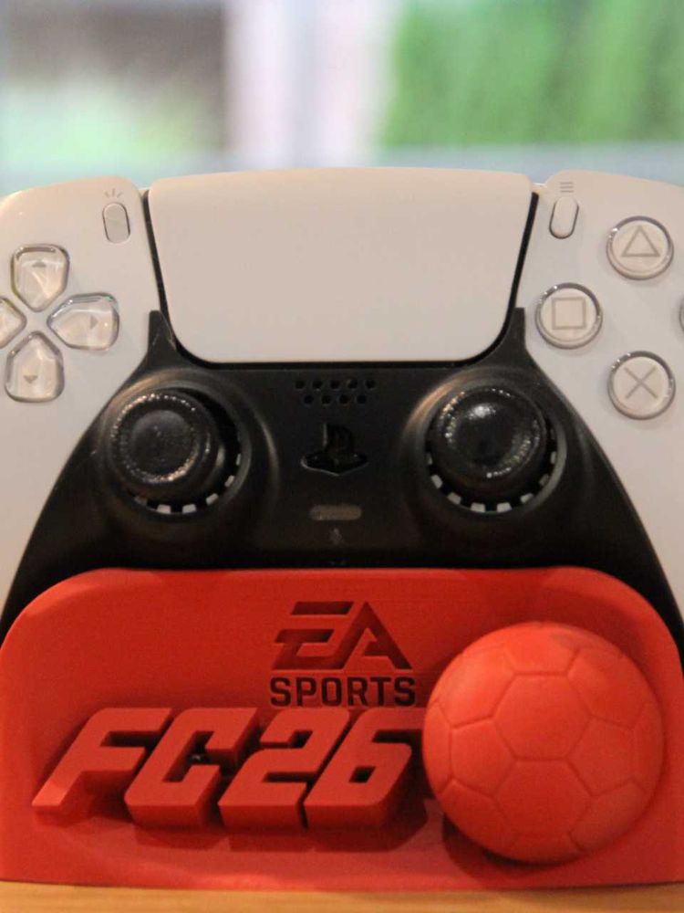 FC26 PS5 controller stand