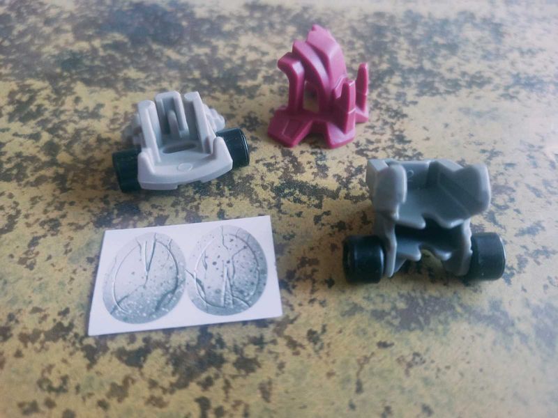 Kinder Joy AR Dino Racer Toy