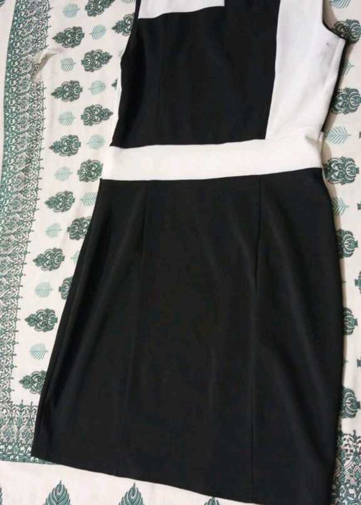 White And Black Bodycon Dress 👗