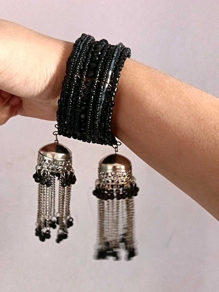 Statement Jhumka Bangle