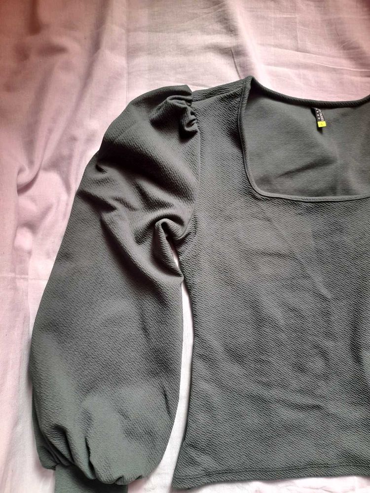 Puff Sleeve Top