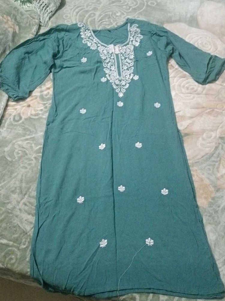 Elegant Embroidered Kurti