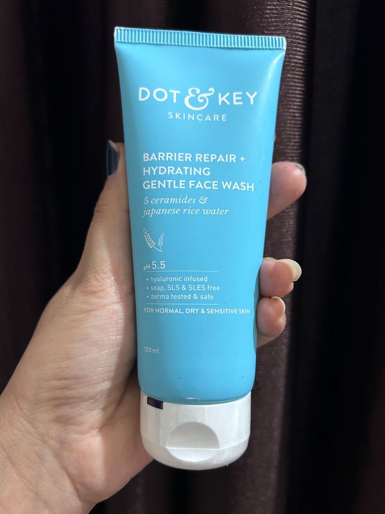 Dot &amp; Key Face Wash