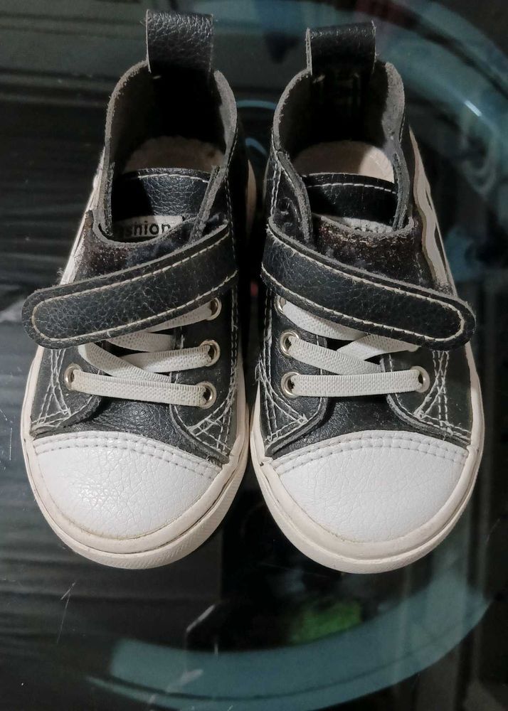 Cute unisex sneakers