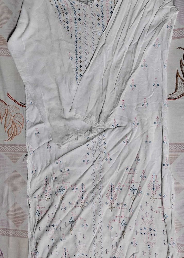 Embroidered White Kurti