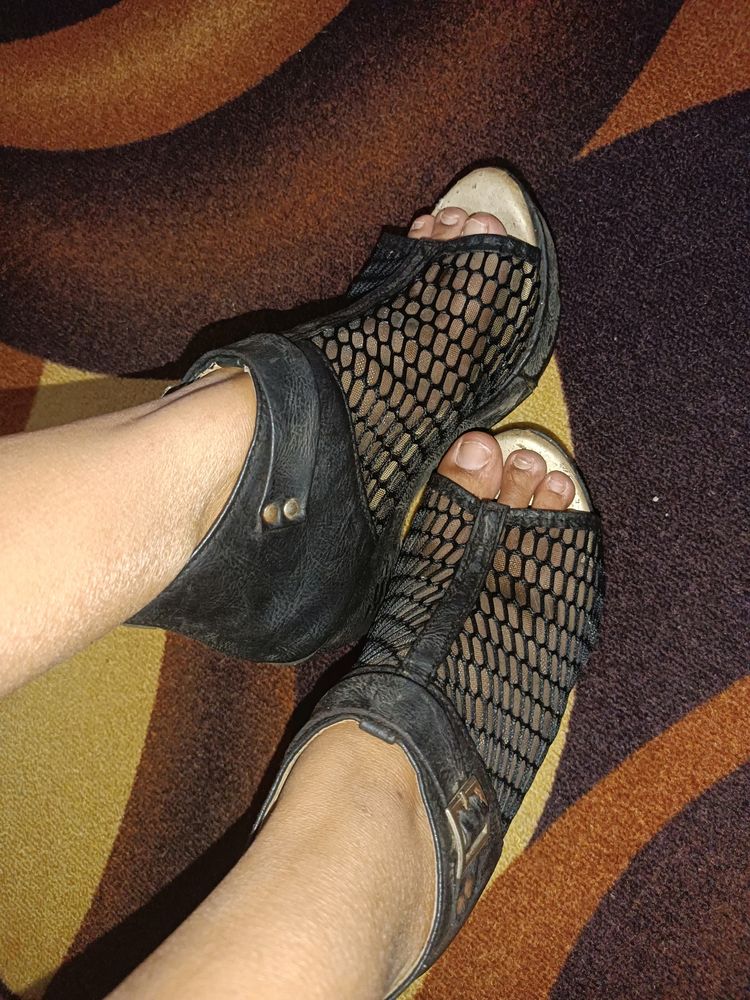 Black broad heel